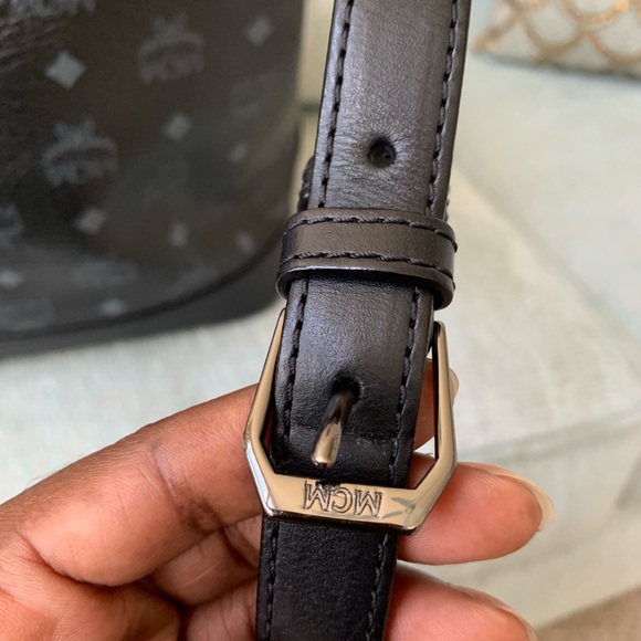 MCM Black Leather Heritage Bucket Bag - Picture 7 of 9